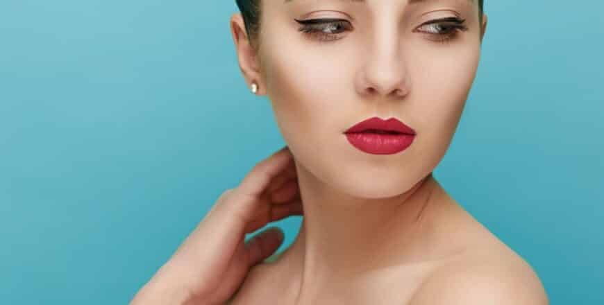 Beautiful woman face. Perfect makeup. Beauty fashion